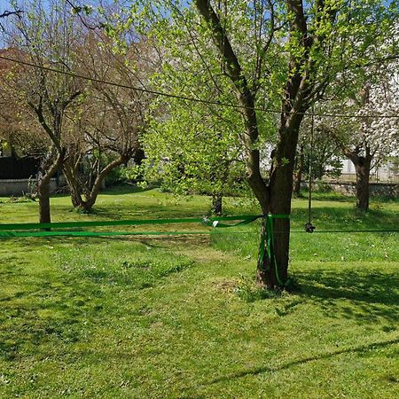 Old Summer House With Renovated Bathroom Prague Ngoại thất bức ảnh
